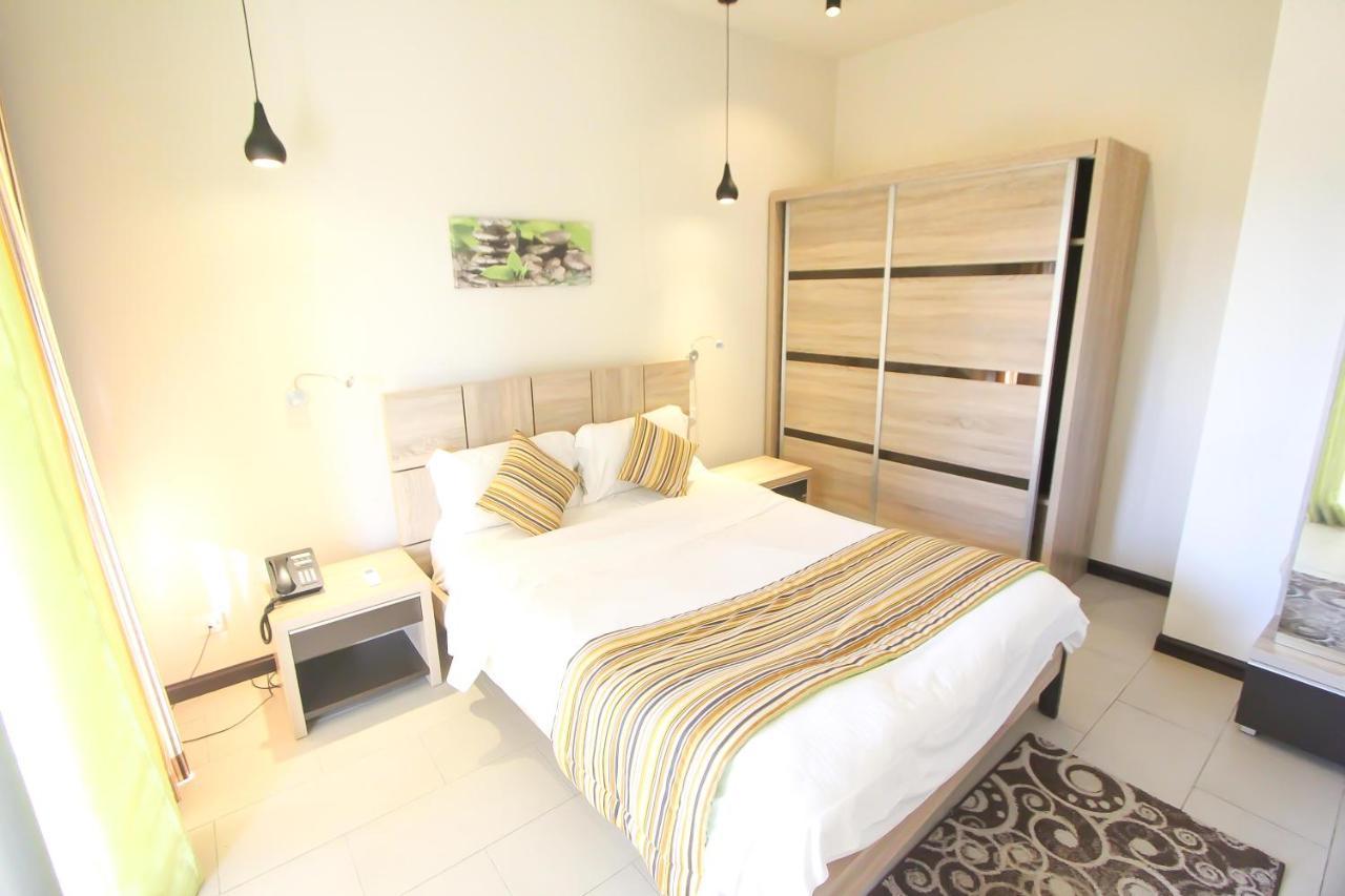 Nitzana Residences & Restaurant Pereybere Beach Buitenkant foto