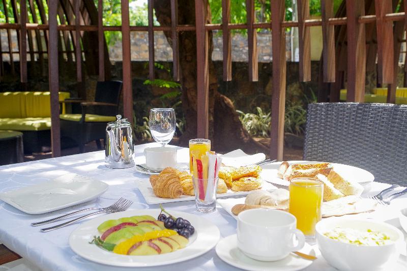 Nitzana Residences & Restaurant Pereybere Beach Buitenkant foto