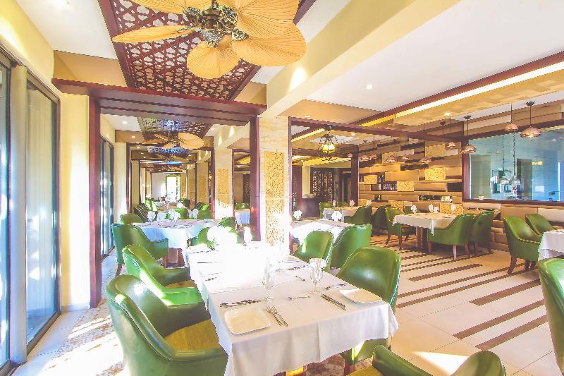 Nitzana Residences & Restaurant Pereybere Beach Buitenkant foto
