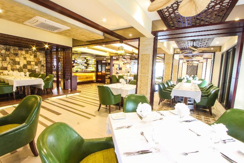 Nitzana Residences & Restaurant Pereybere Beach Buitenkant foto